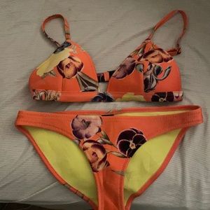 Triangl bathing suit S++ bottoms, medium bottoms